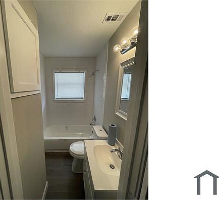 5th image of 1904 11th St #1