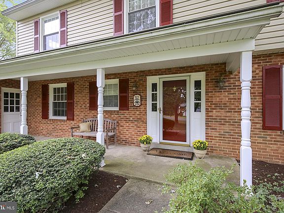 5th image of 8708 Deanna Dr