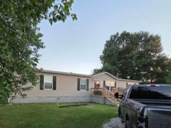 626 Center Ave, Wurtland, KY 41144