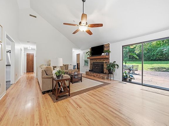 5th image of 283 Issaqueena Dr