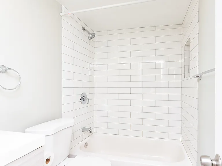 1431 W Flournoy St #G — Photo 11