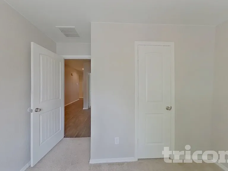 1016 Adler Way — Photo 10