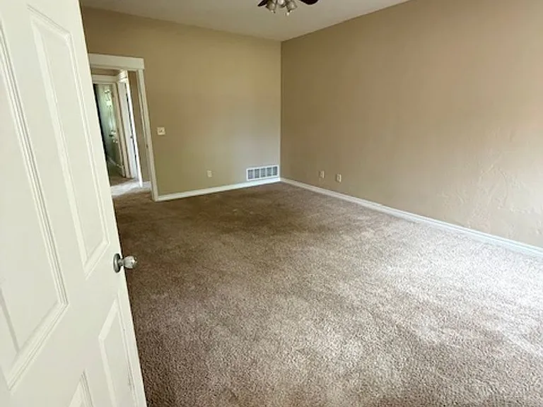 226 E River Rock Rd — Photo 17