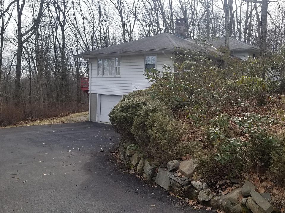 15 Hemlock Rd Mount Pocono PA Zillow