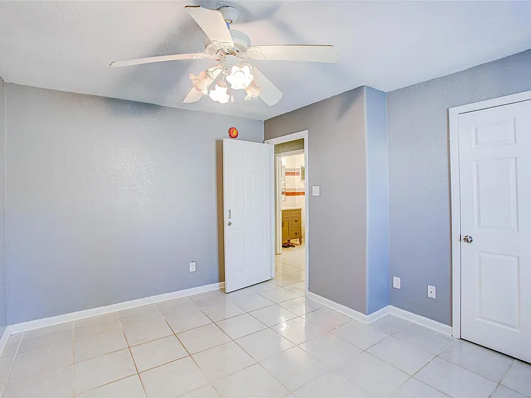 11807 Greenmesa Dr — Photo 11