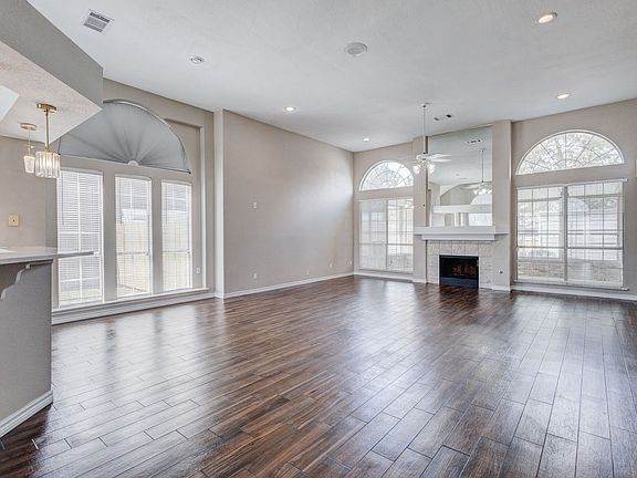3rd image of 8101 Luna Dr
