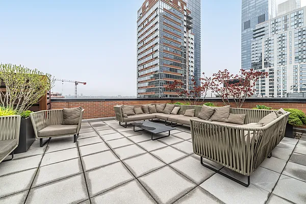Rented by Platinum Properties | media 4
