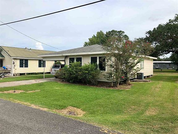2nd image of 139 Callais Ln