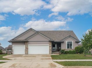 285 N Juniper St, North Liberty, IA 52317