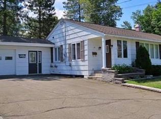 29 Pearl St, Fort Kent, ME 04743