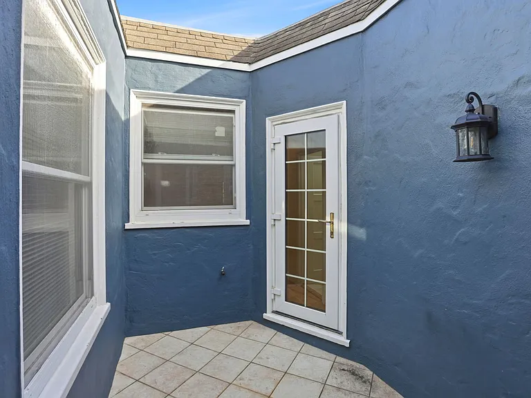 1742 18th Ave — Photo 26