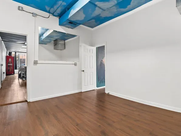 1526 43rd Street image 7 of 12