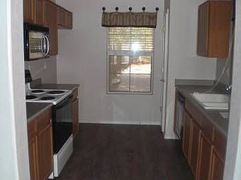 4th image of 749 S 27th Pl