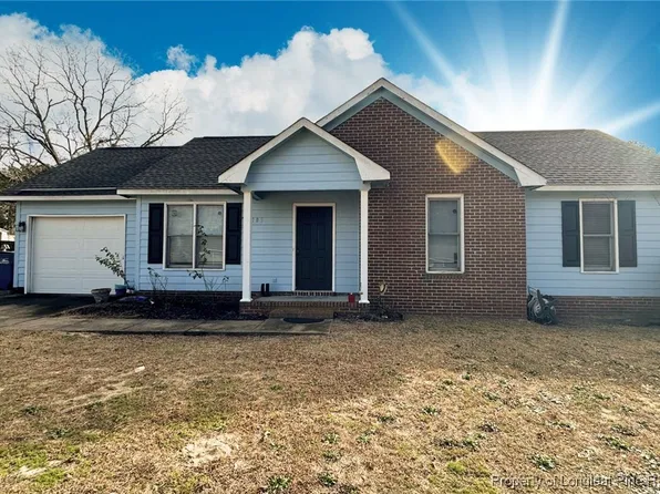 105 Berwick Dr, Raeford, NC 28376