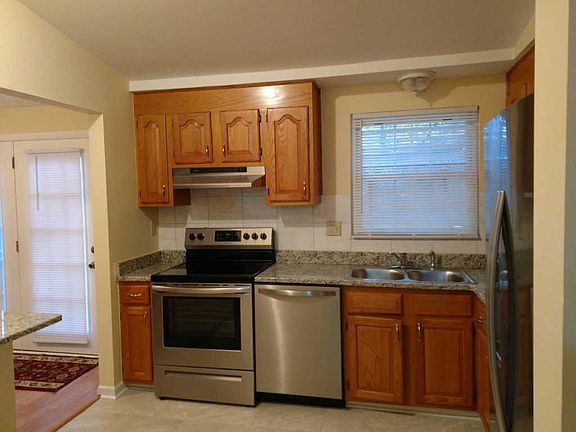 3rd image of 1309 Laurel Green Pl