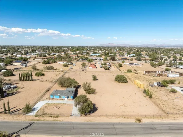 15594 Mission St, Hesperia, CA 92345