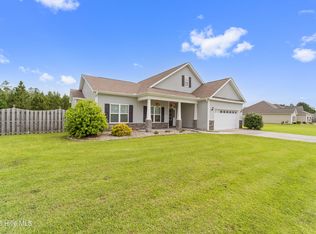 111 Gillcrest Ln, Hubert, NC 28539
