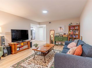 Marilyns Condo, Miami, FL 33135