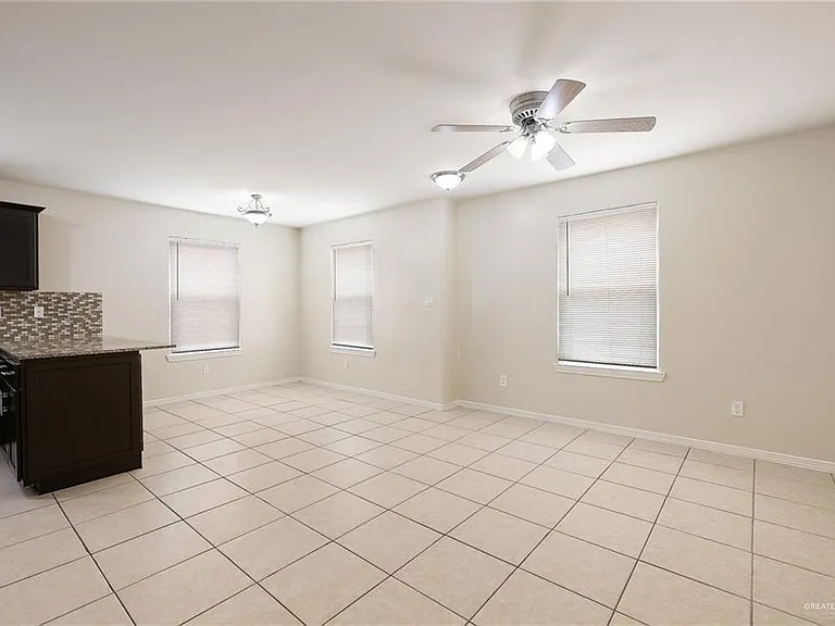2305 W Mile 3 Rd — Photo 10