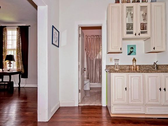 5th image of 2224 General Taylor St
