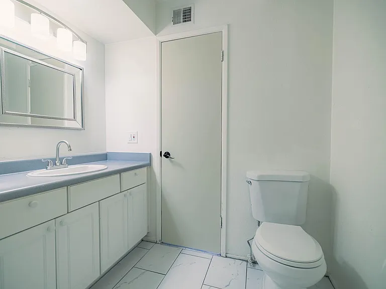 1650 N 87th Ter #27B — Photo 16