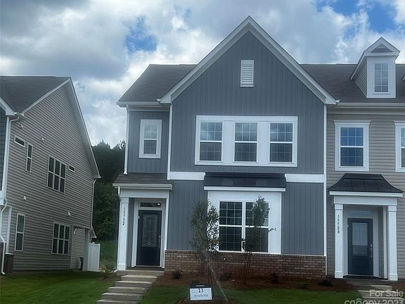 4th image of 15732 Country House St #13
