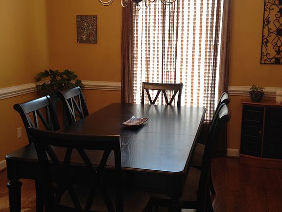 4th image of 389 Branchwood Dr