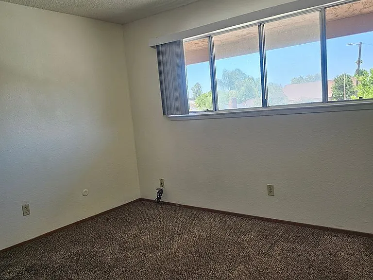 120 N Eaton Ave — Photo 11