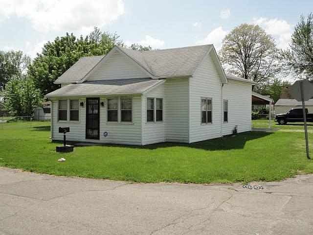 1st image of 3201 S Pershing Dr