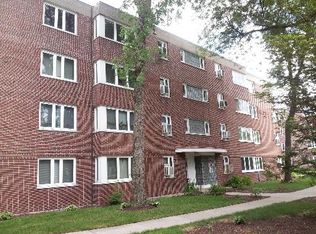 7202 Oak Ave APT 2SE, River Forest, IL 60305