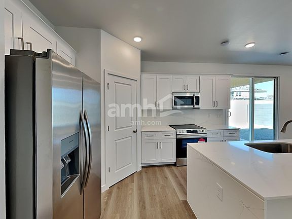 3rd image of 18450 W El Cortez Pl