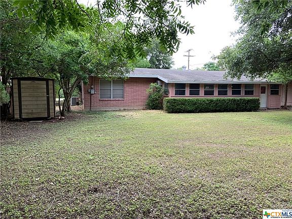 3rd image of 605 Gloria Dr