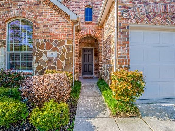 2nd image of 307 Highland Fairway Ln