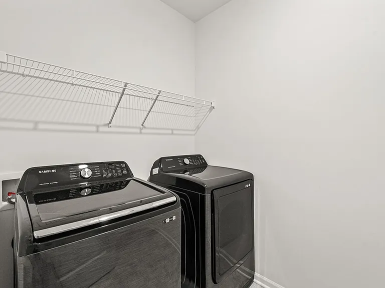 5807 Clear Creek Ln — Photo 32