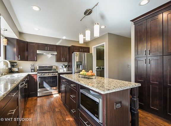 5th image of 794 Horseshoe Cir
