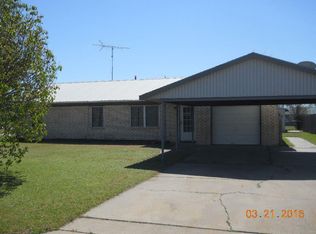 508 3rd St, Elgin, OK 73538