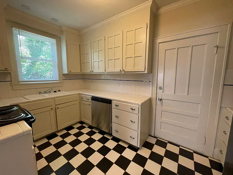 3303 Abingdon Rd — Photo 39
