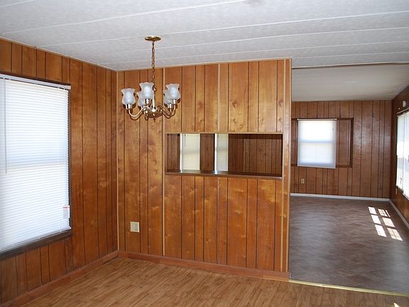 5th image of 133 Nicholas Dr
