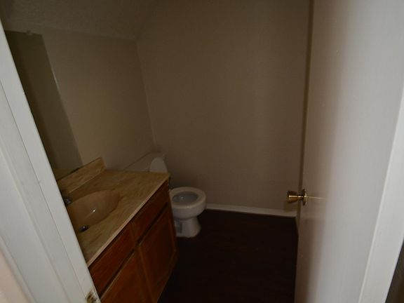 5th image of 604 Starlinda Ct APT A