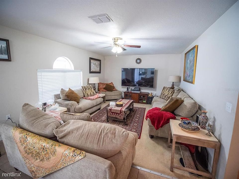 1st image of 4951R Silver Thistle Ln