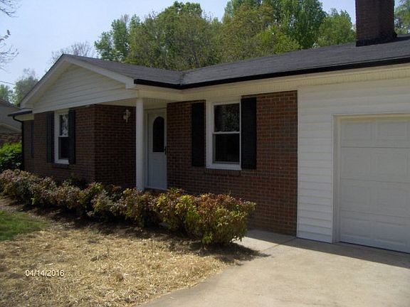 5th image of 4835 Greenwood Dr