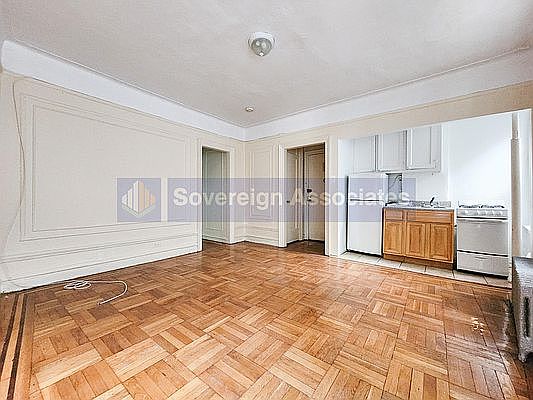 2nd image of 10 Bennett Ave APT 2H