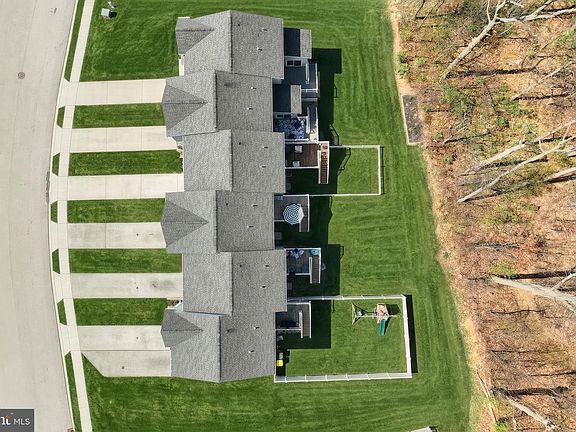 3rd image of 61 Ayrshire Dr