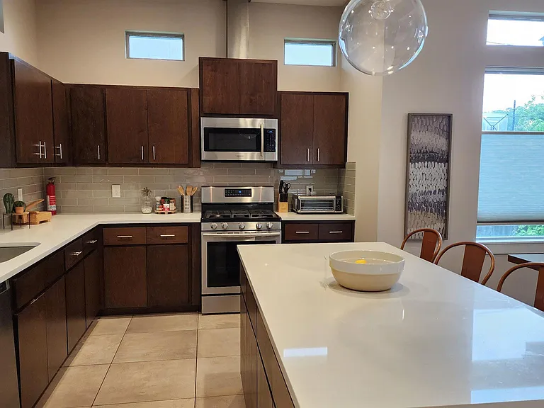 426 E Fest St — Photo 8