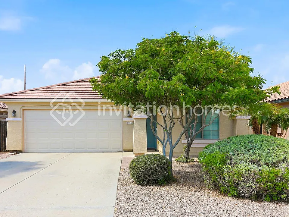 38508 N La Grange Ln