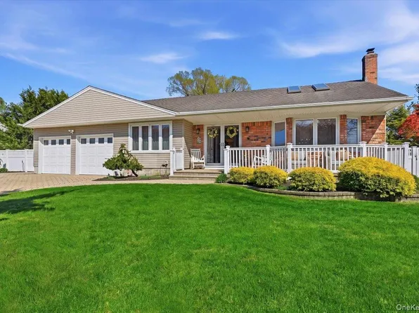 44 Steven Place, Smithtown, NY 11787