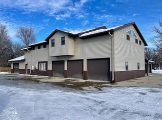 928 E 6th St, Redfield, SD 57469