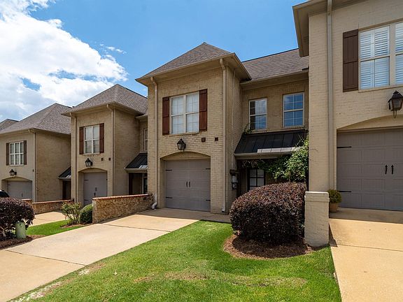 3rd image of 625 White Stone Way