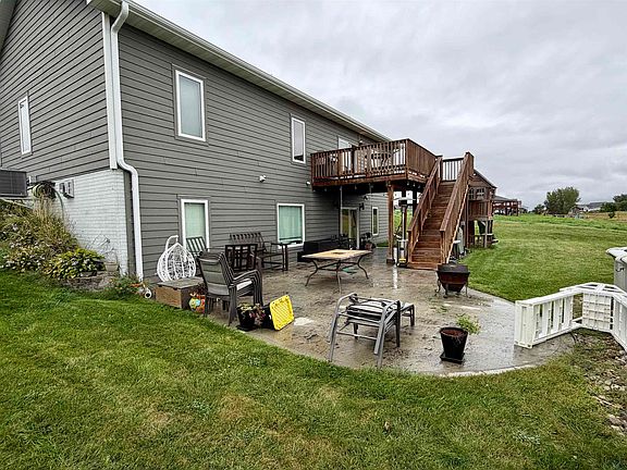 5th image of 1501 Country Club Dr