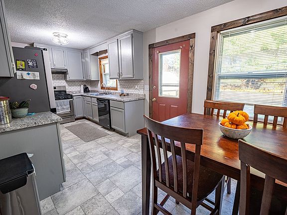 5th image of 162 Tower Heights Road